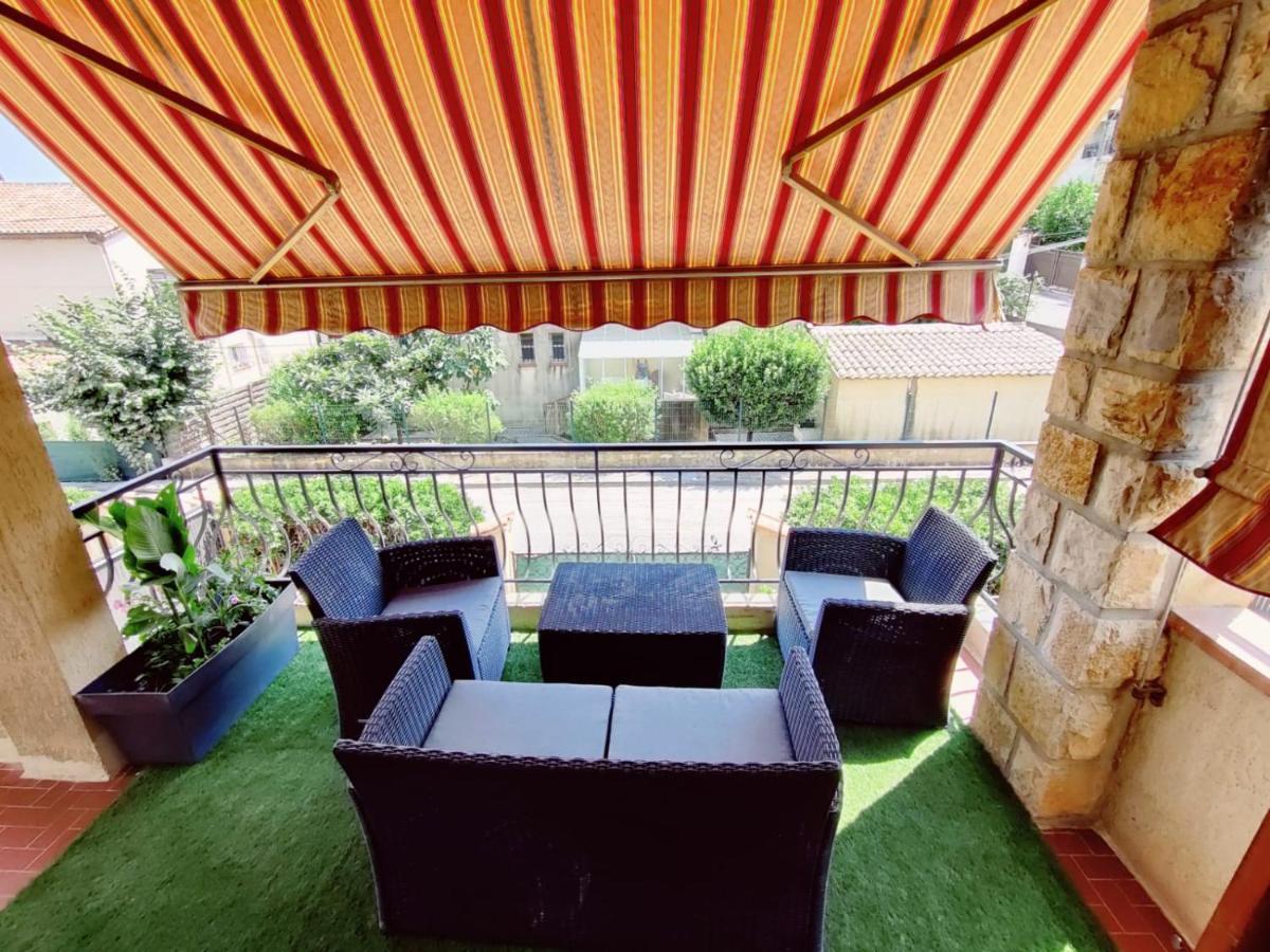 La Villa Castel - Haut De Villa - Parkings- 3 Chambres - 8 Couchages - Jardin - Barbecue Cagnes-sur-Mer Kültér fotó